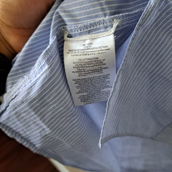 💚BCBG MaxAzria – Modern Blue Striped High-Low Button Front Blouse – Size Small - Picture 7 of 13